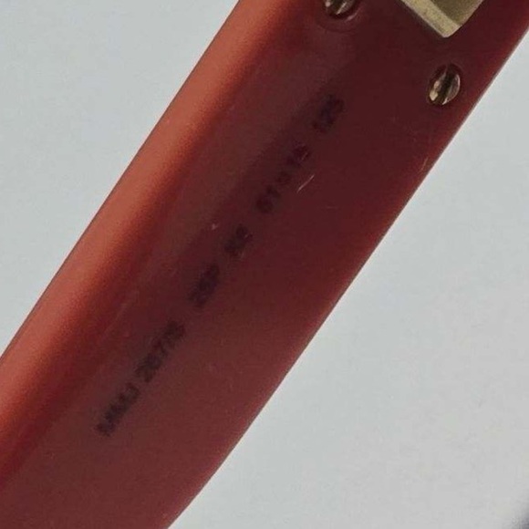 Marc By Marc Jacob’s Women’s Two-Color “Miss Marc” Round Oversized Sunglasses - Picture 8 of 9